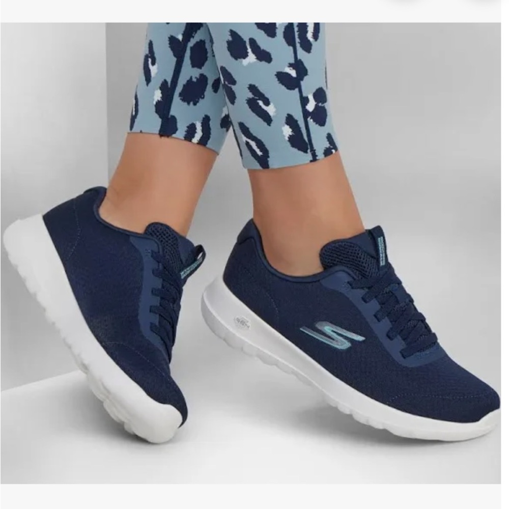 Women’s Navy Blue GoWalk Skechers Shoes- Size 6.5 - Picture 4 of 16